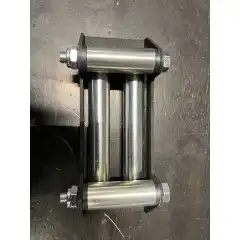 VINSJ RULLE STOR ROLLER FAIRLEAD STOR<br />
151MM Hull innfestning