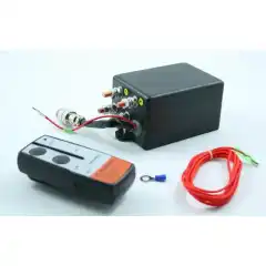 <h2>Tr&aring;dl&oslash;s fjernkontroll Kit for vinsj med mottaker og rele</h2>

<h3>1.Gen, Batteri, Hurtigkobling</h3>
