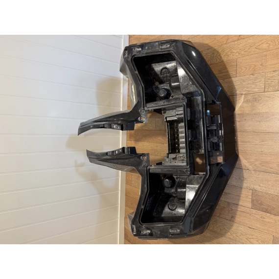 2209435 Fremre karosseri SPM 570